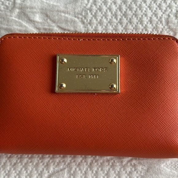 Michael Kors Orange Wallet - Picture 3 of 8